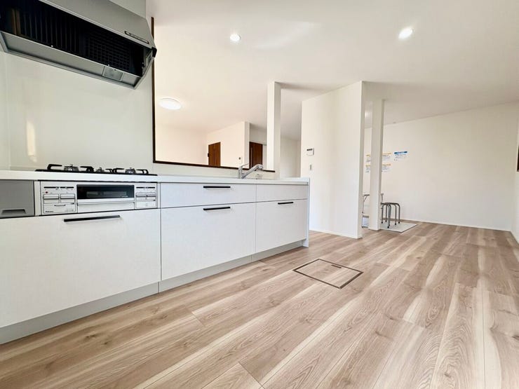 新品システムキッチンへ交換済み。収納も豊富◎