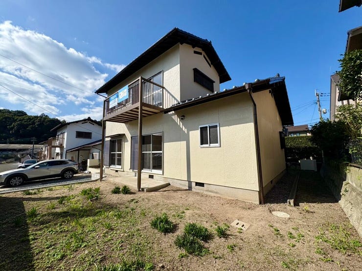 広いお庭つきです。ガーデニングやBBQに使用できるお庭です。