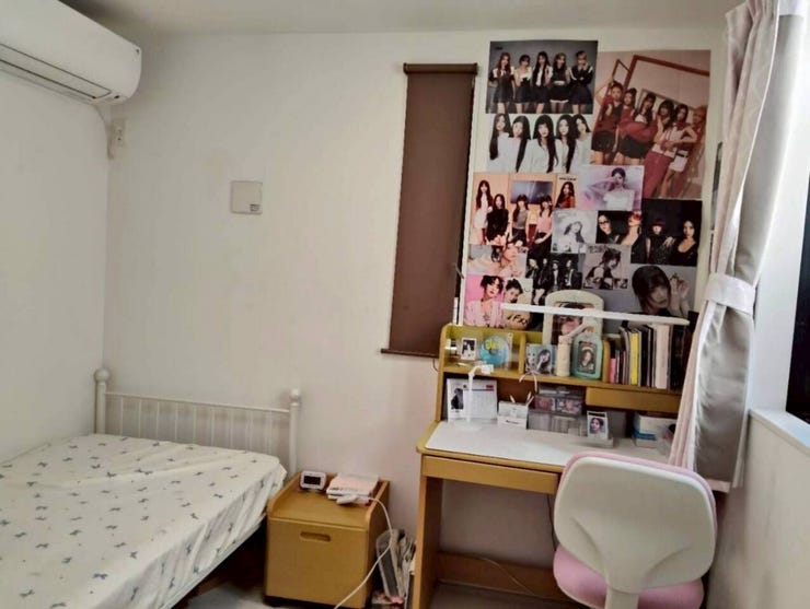 家具の配置のし易い室内です。趣味の部屋としても充分な広さを確保しております。