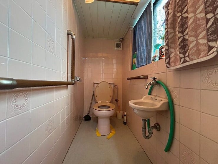 換気用の小窓あり!