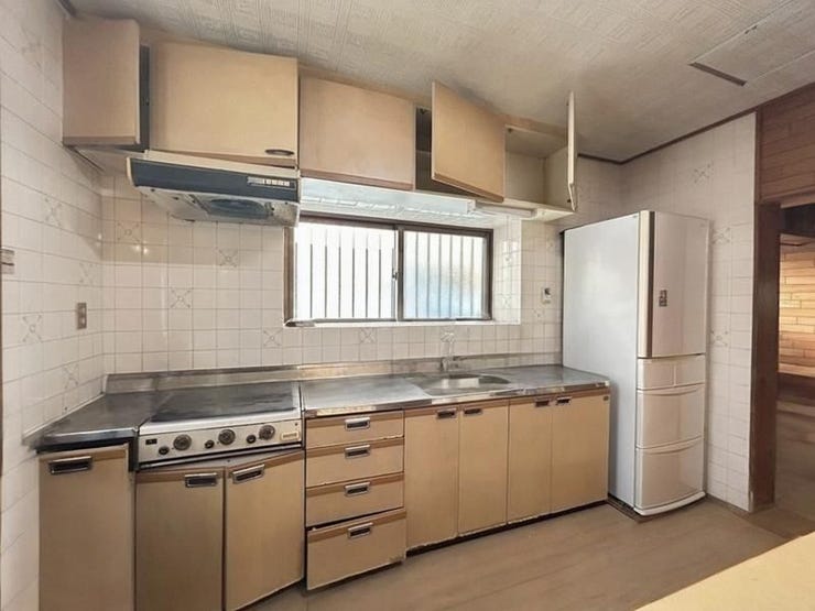 AI加工で家具家電を消しております