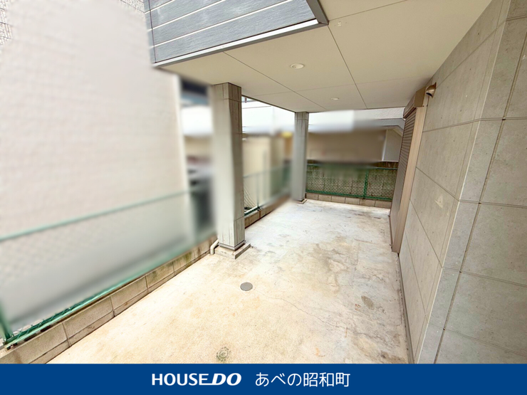 駐車スペース付きでファミリーにうれしい住まいです。