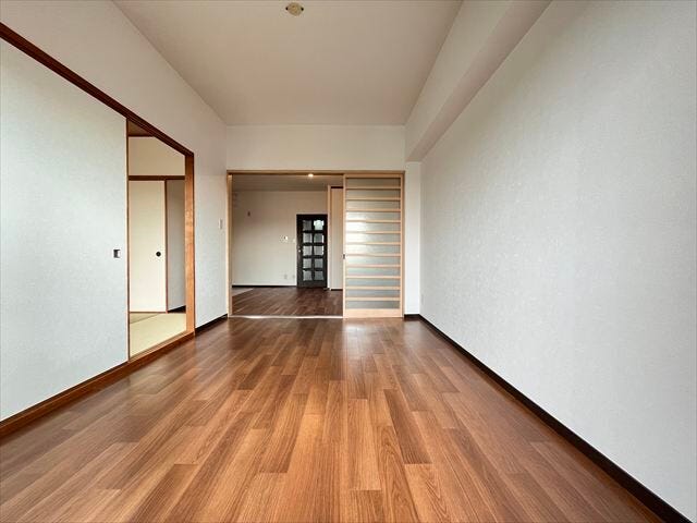 6帖洋室:広々とした空間で、よりご家族が寛げるスペースとなっています。
(2025年11月17日撮影)