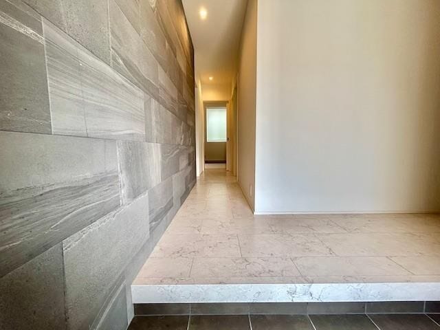 玄関廊下部分にはエコカラット