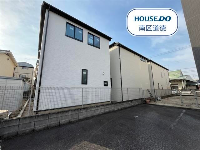 お家の裏(北側)からの写真です。隣家との距離があり、通風も良好です◎2026年2月完成予定です。
(2026年1月15日撮影)