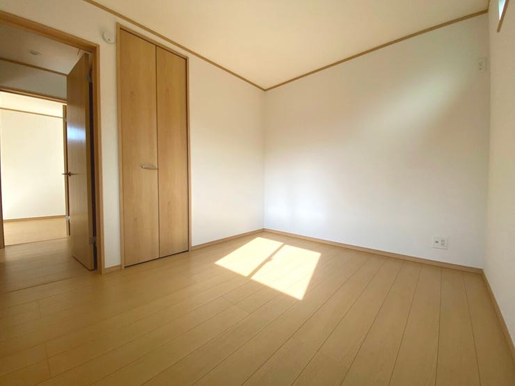 5.25帖の洋室。プライベート時間も満喫できる空間です。