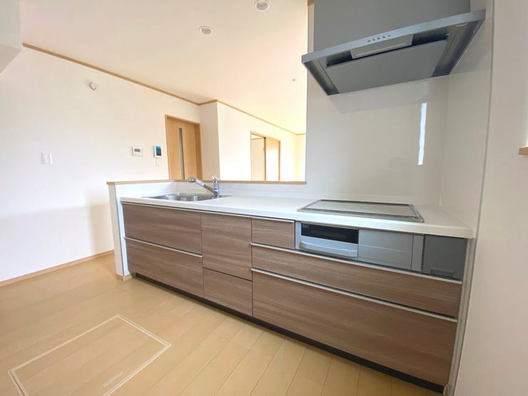 汚れをさっと拭くだけ!お手入れが簡単なIHクッキングヒータや浄水機能付水栓で家事ラク♪