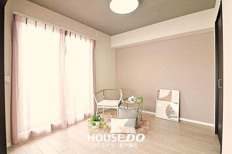 ■バルコニーに面した約5帖洋室
■ドアの境目に段差がないので、つまづく心配もありません!
■お子さまはもちろん、いくつになっても安全にお住いいただけます!