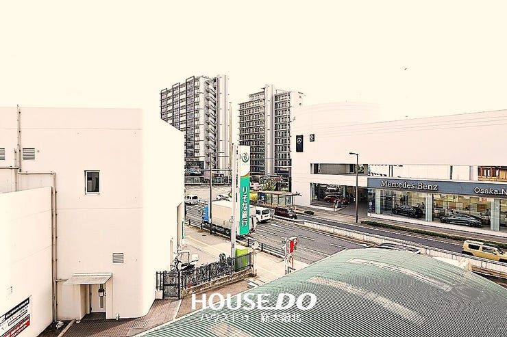 ■バルコニーからの眺望です!
■目の前を遮る建物がないため、晴れた日には青空を見ることのできる気持ちの良いバルコニーです♪