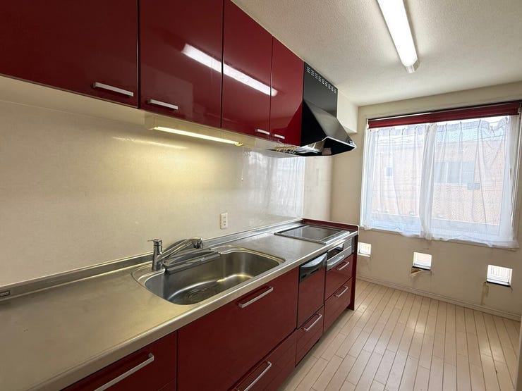 IH・食洗機付の使いやすいシステムキッチン。家事効率が上がる設計です。