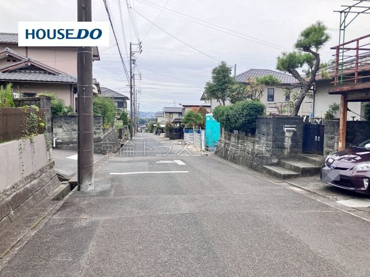周辺は低層の住宅が多く静かで落ち着いた住宅街です◎