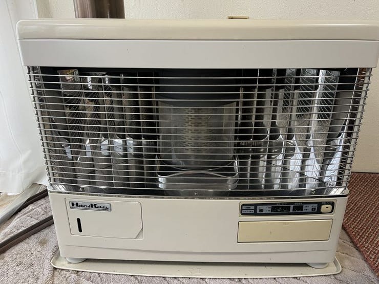 リビングにある石油ストーブ。