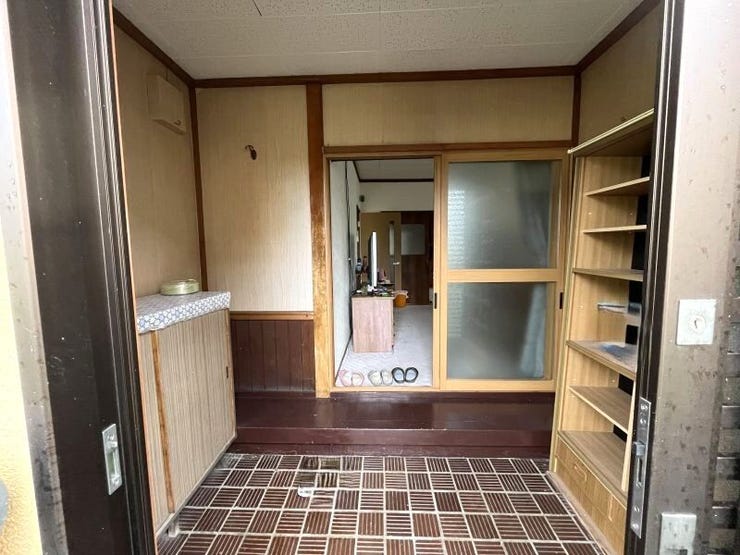 靴がたっぷり入る棚があります。