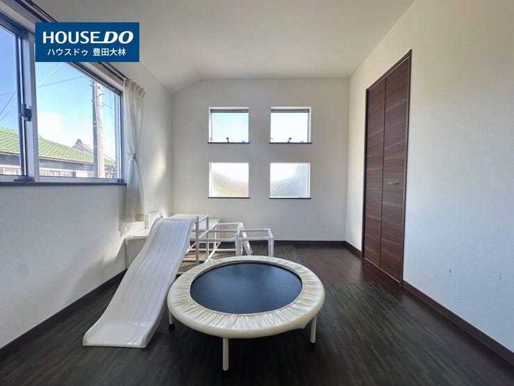 *高嶺小学校・上郷中学校*
見るだけ聞くだけOK!【お気軽に資料請求!不動産のことならなんでも/ハウスドゥ豊田大林】