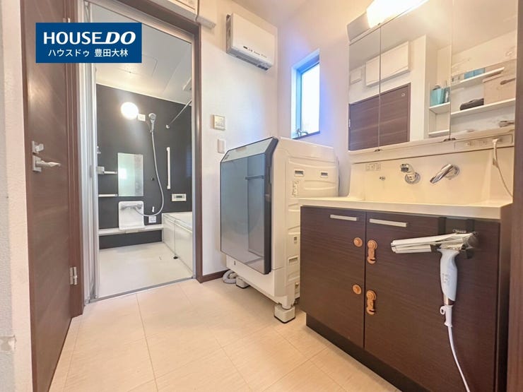 *高嶺小学校・上郷中学校*
見るだけ聞くだけOK!【お気軽に資料請求!不動産のことならなんでも/ハウスドゥ豊田大林】