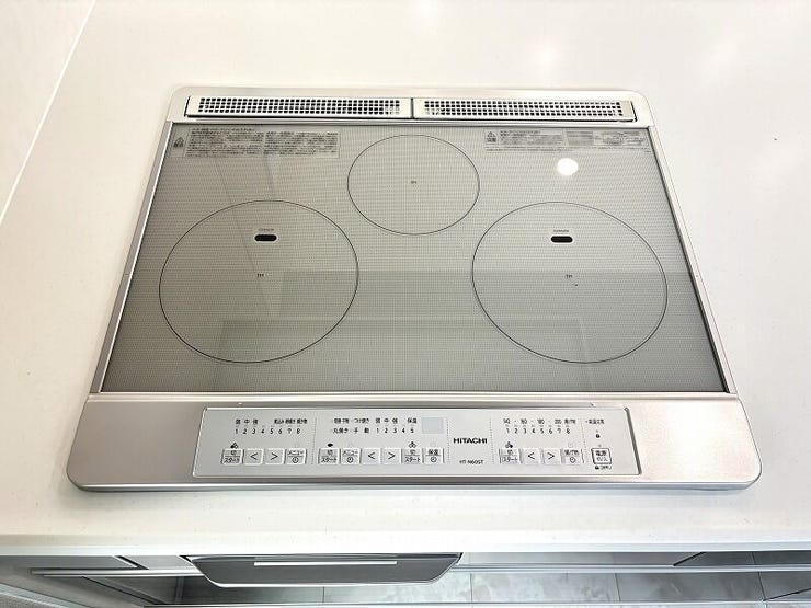 IHクッキングヒーター採用!3口あるIHコンロはお掃除がしやすく、火を使わないので火災やお子様も安心♪