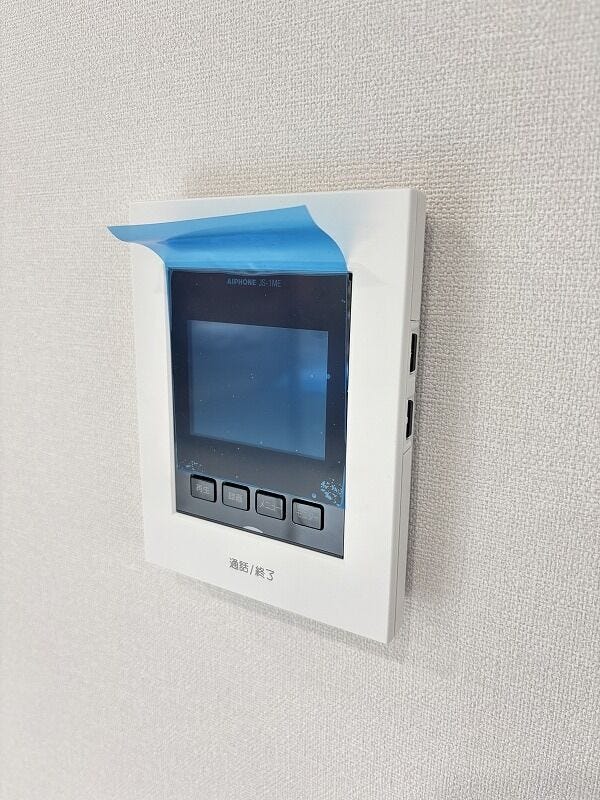 インターホンのモニター 玄関を開ける前に確認できて安心ですね♪