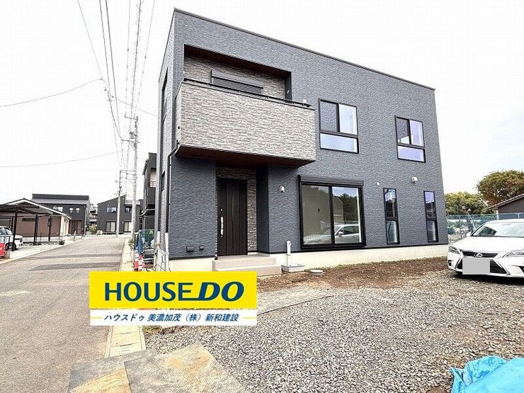 外構工事中ですがご案内可能です♪