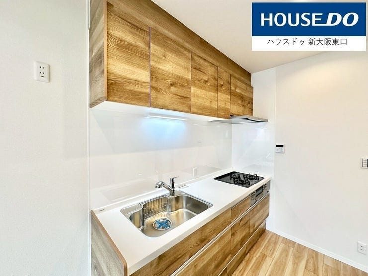 人工大理石の天板と、ホーローパネルは普段のお手入れもらくらく!