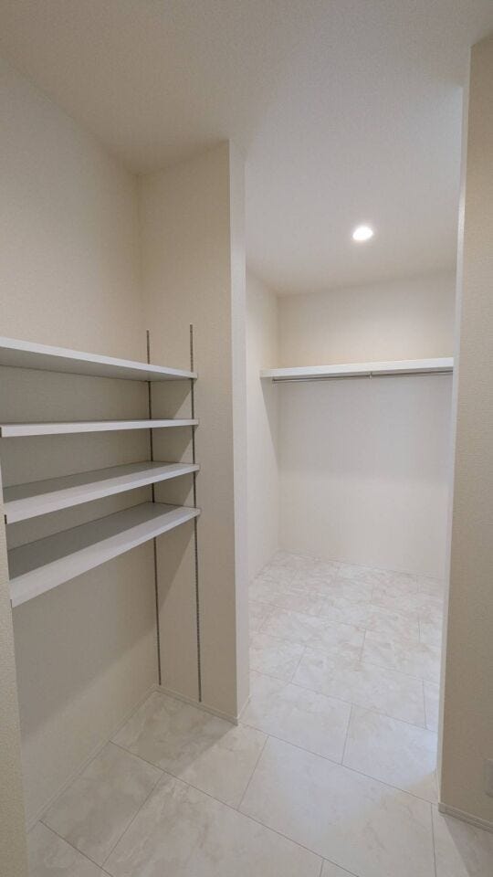 ◆キッチン横パントリー