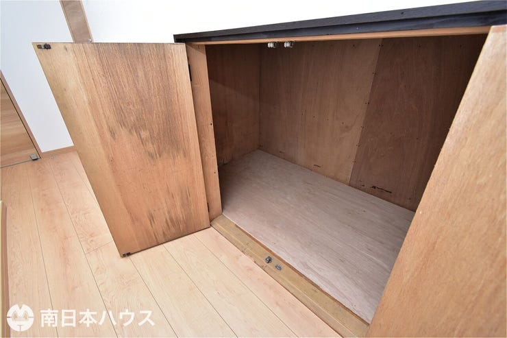 宇宿６丁目 中古戸建 【廊下階段下収納】