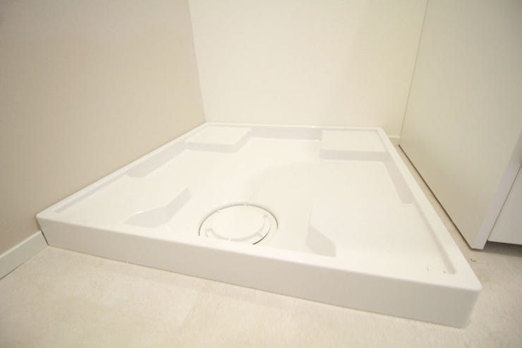 【洗濯機置場】パウダールームに設置されていて家事動線もスムーズです。