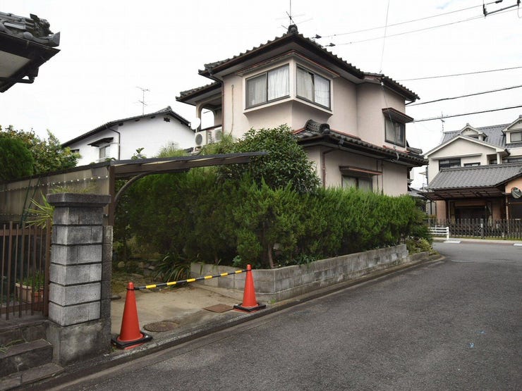 外観を南東側より撮影