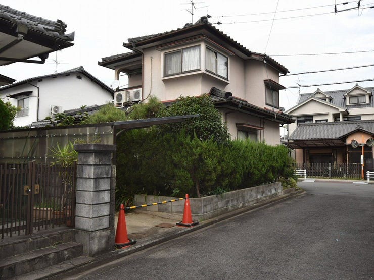 外観を南東側より撮影