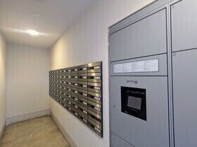 宅配ボックスもあり不在時でも嬉しいですね♪