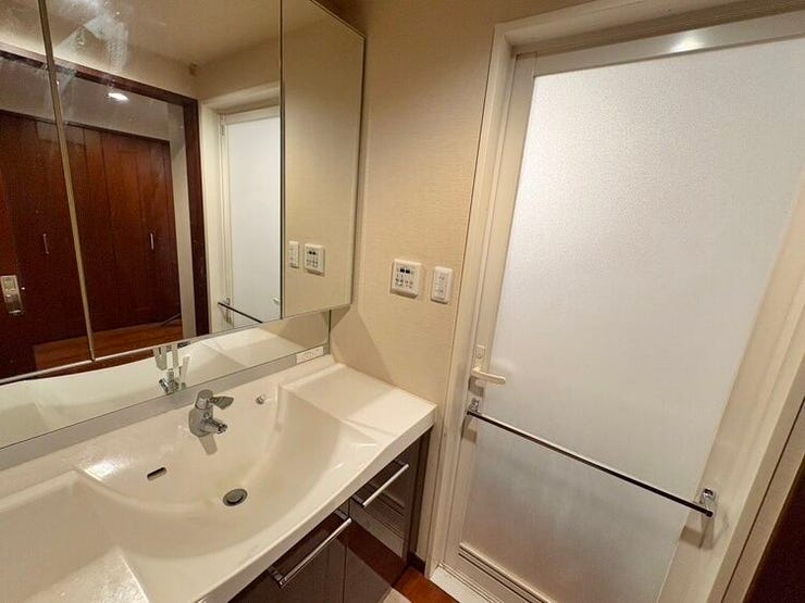 洗面台嬉しい3面鏡