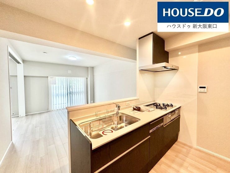 キッチン回りはかなり余裕をもった造りで取り回しも楽です。