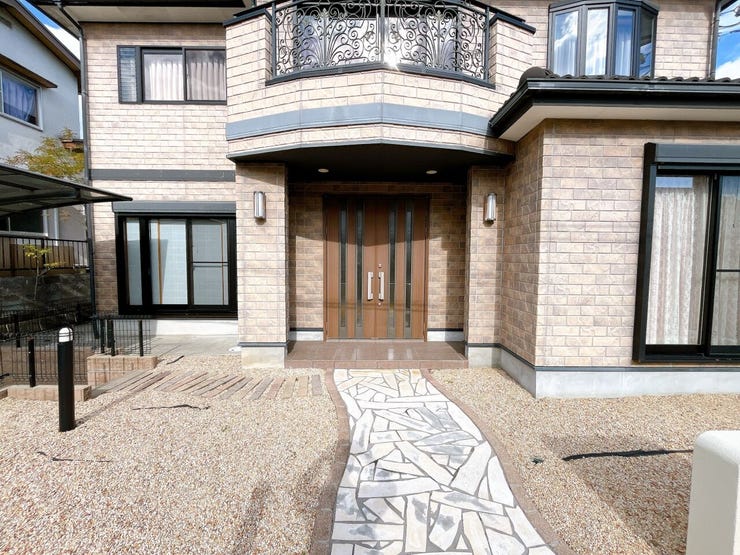 住宅地のため周辺は車の通行量も少なく、通期・登園・通学・ショッピングなど日々の往来も快適です。