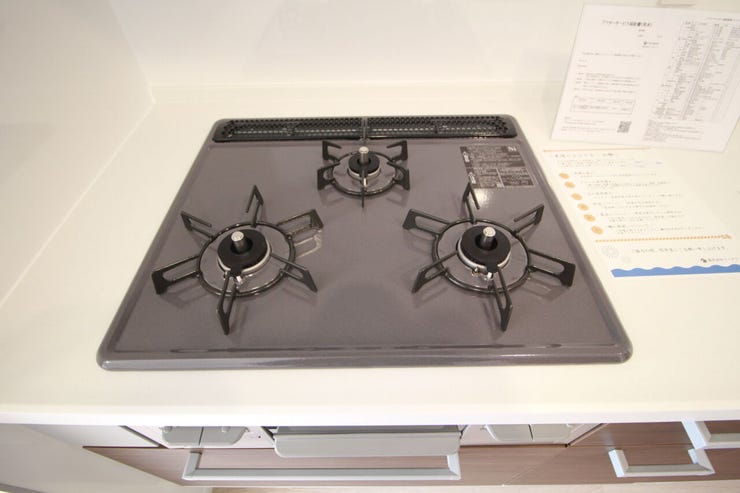 【3口コンロ】毎日料理をする方やたくさんの量を作る必要がある方々にとっては必須条件ですね!