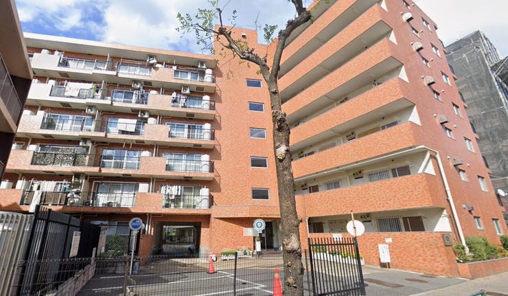 【外観】
タイル貼りの重厚感のある外観です。