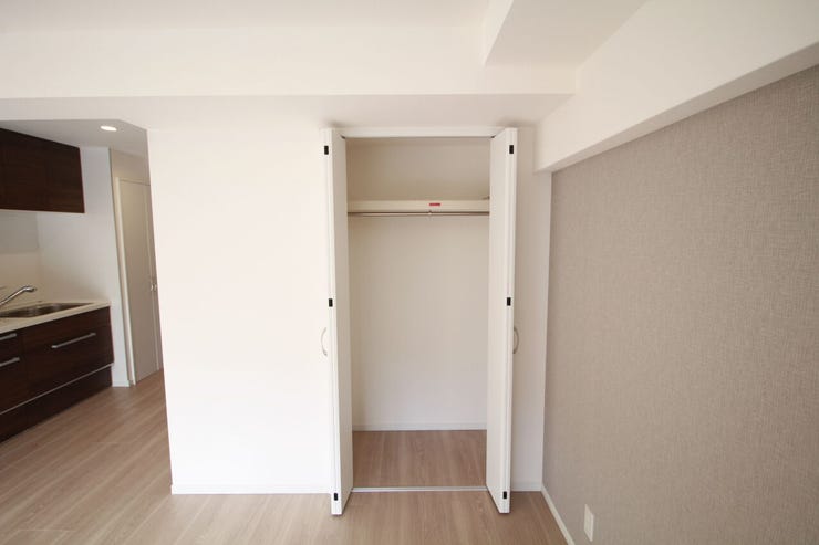 お掃除用品や日用品の収納に大変便利です。