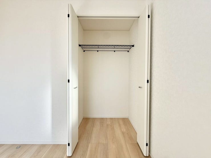 *西側4.5帖居室 収納*