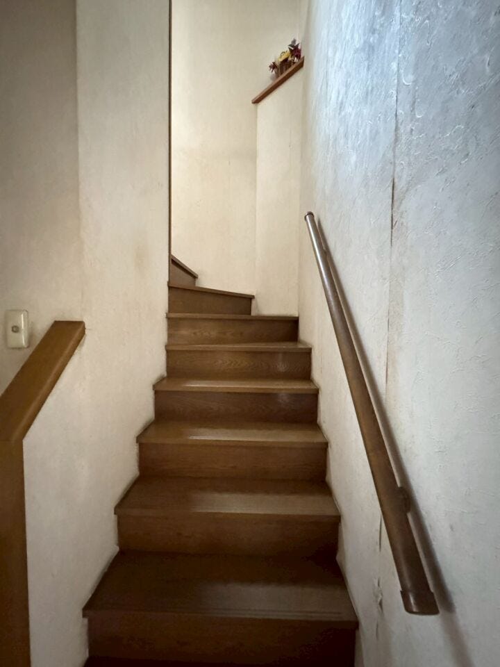 手すり付き階段