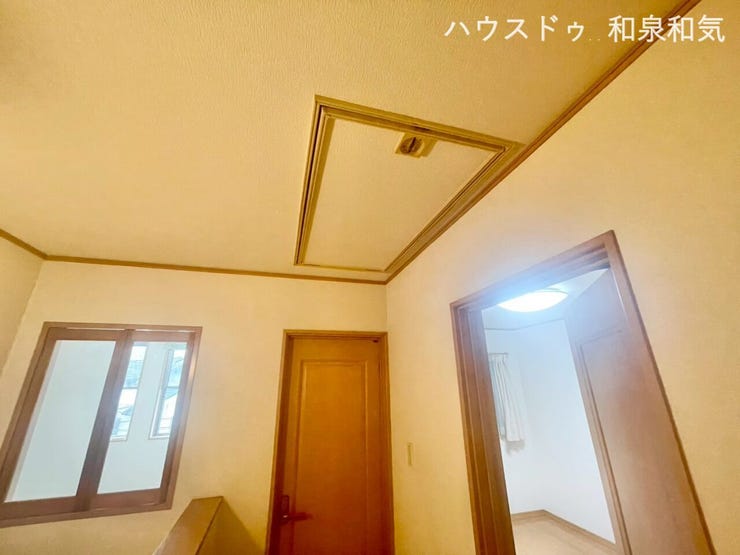 屋根裏収納もございます