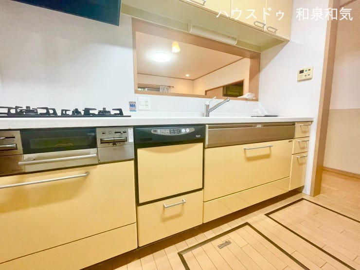 魚焼きグリルと食洗器を内蔵したキッチンで毎日のお料理も快適♪