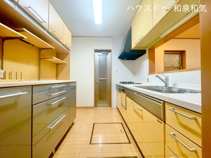 動線もしっかり確保されたゆとりのある空間です