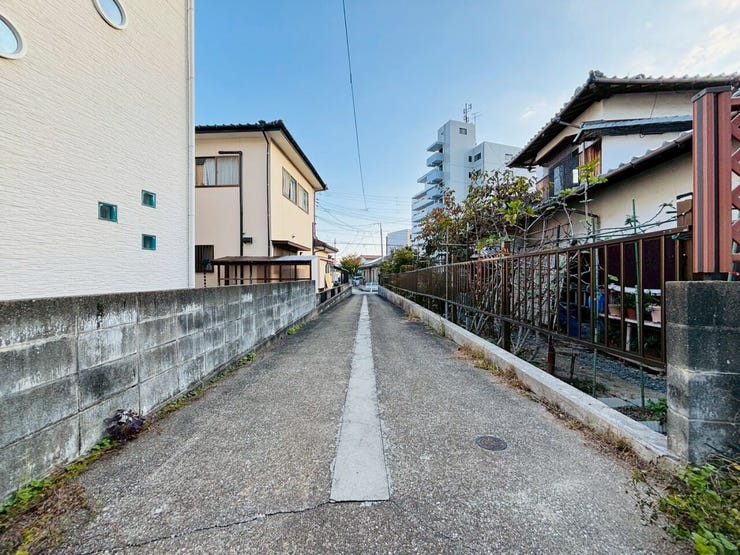 工事中のため、立地や周辺施設、同建築会社の完成物件へご案内いたします。お気軽にお問い合わせください。