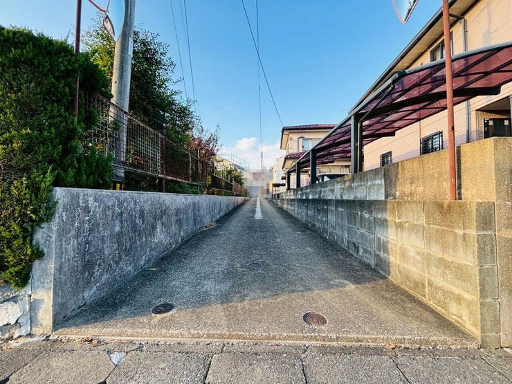 物件の立地や周辺施設、ハザード情報をまとめた資料をプレゼント♪お気軽にお問い合わせください。