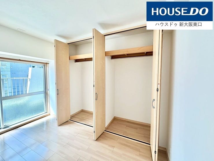 洋室6帖の収納。
奥行もあり、たくさんのお荷物が収納できます!