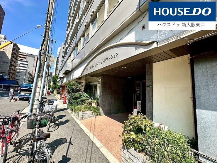 エントランスには日勤で管理人さんがいます。
新大阪にとても近いですが、平和な立地です。