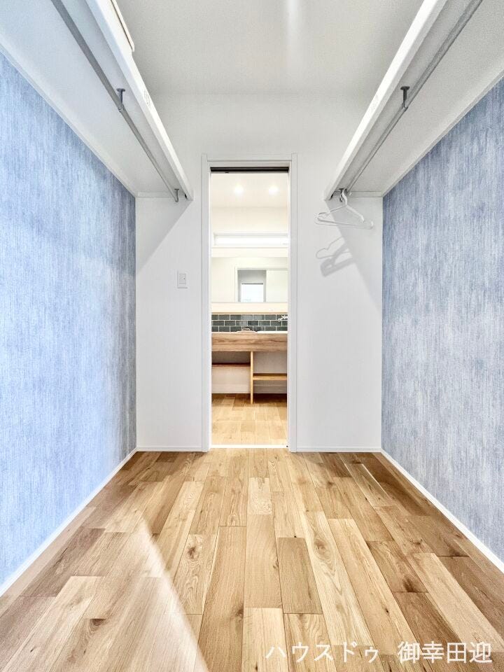 ■□■ファミリークローク■□■ウォークスルークローゼットで玄関から洗面所へすぐ行けます♪帰宅後の動線が考えられたお家♪