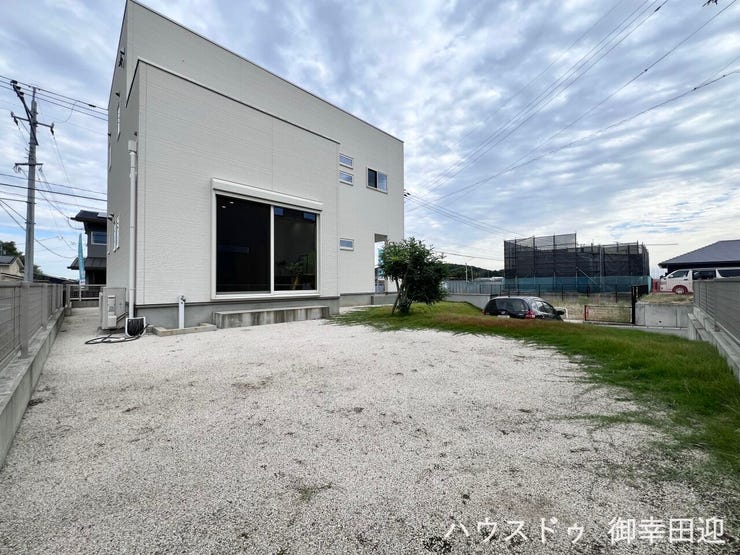 ■□■遊びと安らぎの多目的空間■□■子どもが安全に遊べ、ペットと触れ合い、大人も自然に癒やされる、暮らしを彩るスペースです。