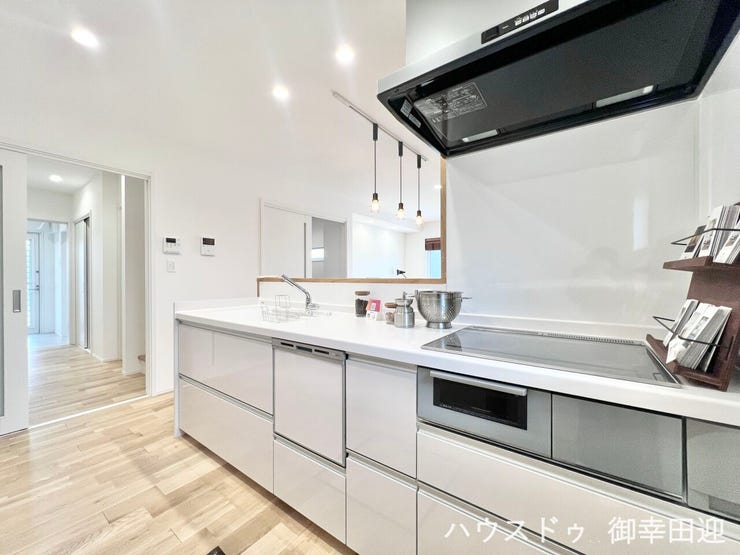 ■□■家族の「美味しい」が集まる、喜びを生み出す舞台■□■高い機能性と美しいデザインを両立。料理する人も、待つ人も、笑顔になれる場所です。