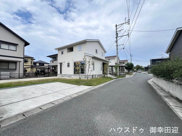 ■□■理想を叶える、新しい暮らしの舞台■□■高いデザイン性と機能性を兼ね備えた住まい。ここで、家族の新しい物語が始まります