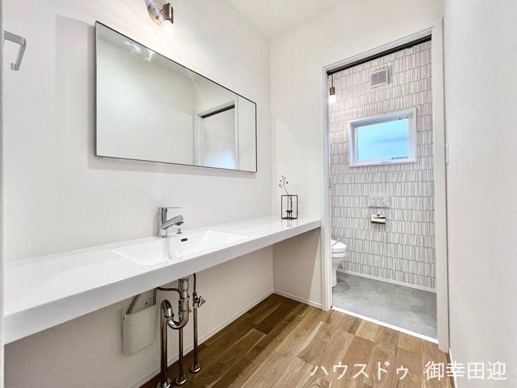 ■□■清々しいリフレッシュ空間■□■自分を磨き、気持ちを切り替える。心地よい光が差し込むプライベートスペース