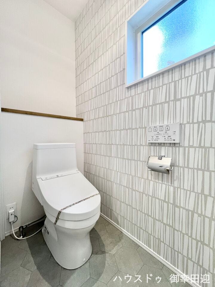 ■□■安らぎのひとときを提供する場所■□■清潔さと静けさを両立した空間。心落ち着くひとときを過ごせる、プライベートなレストルームです